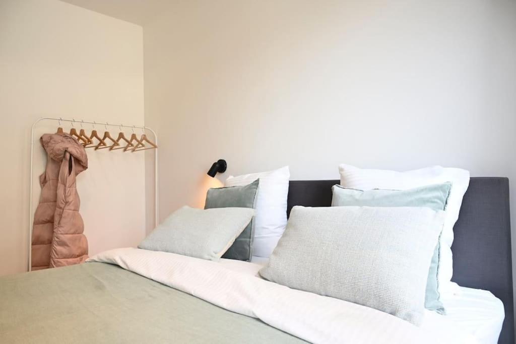 Spacious 4-guest Seaside In *
